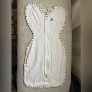 White Love to Dream Swaddle